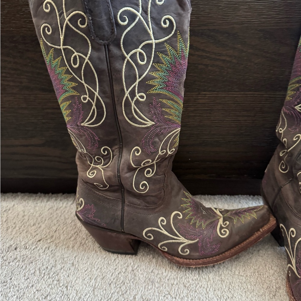 Tony Lama Tan Leather Boots - Picture 4 of 9